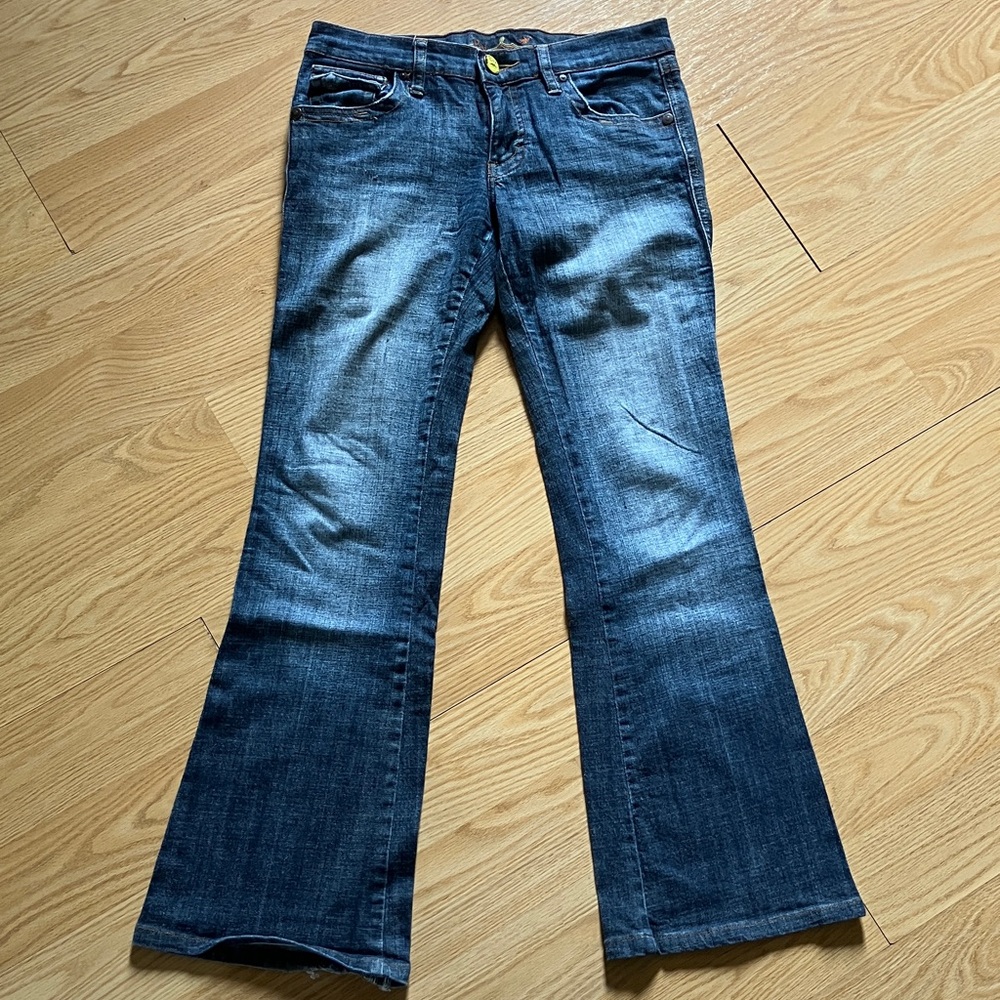 Stylish Indigo Flare Jeans for Women